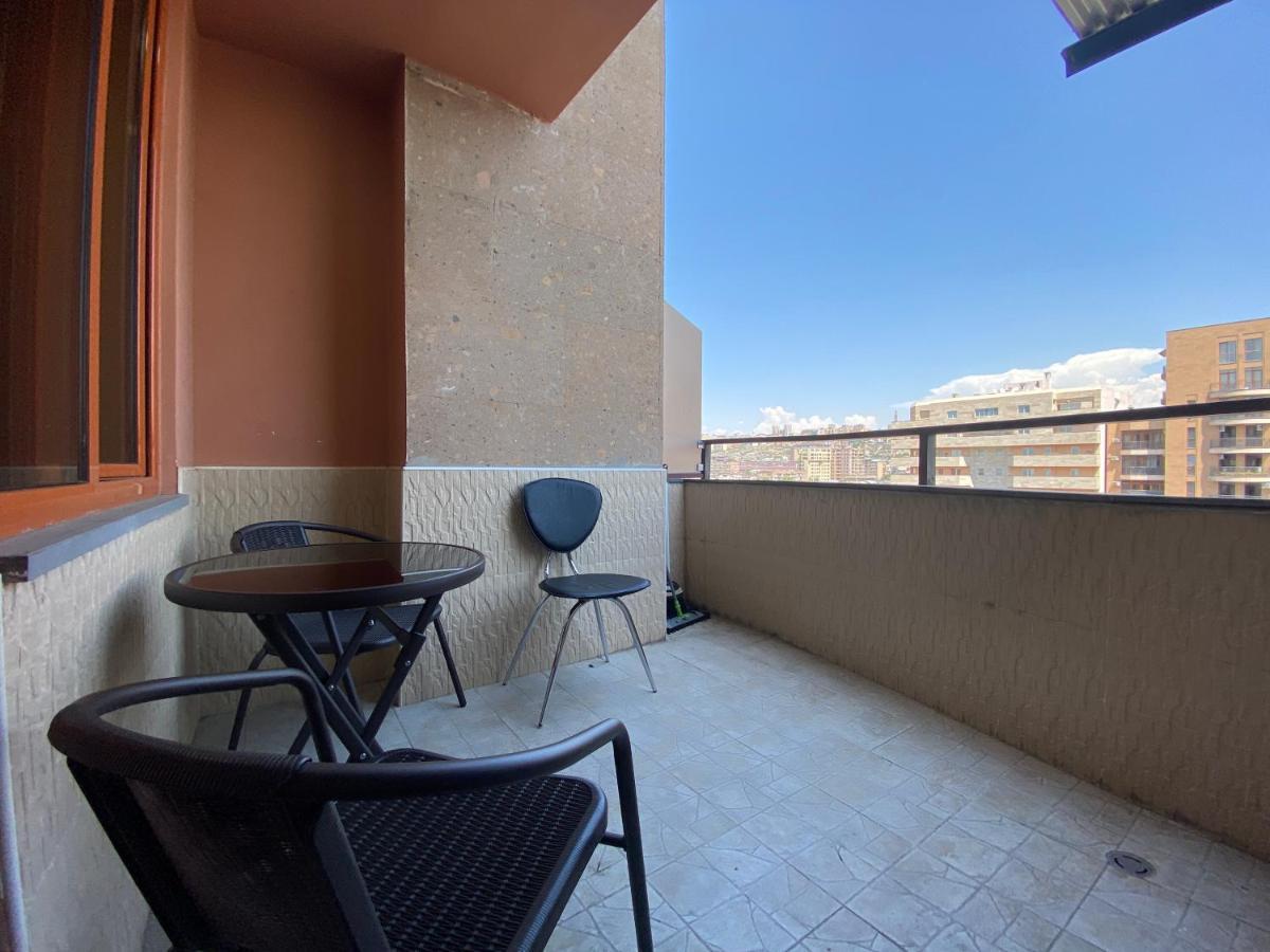 Modern Apartment For Rent In Buzand Street Bu944 Jereván Kültér fotó