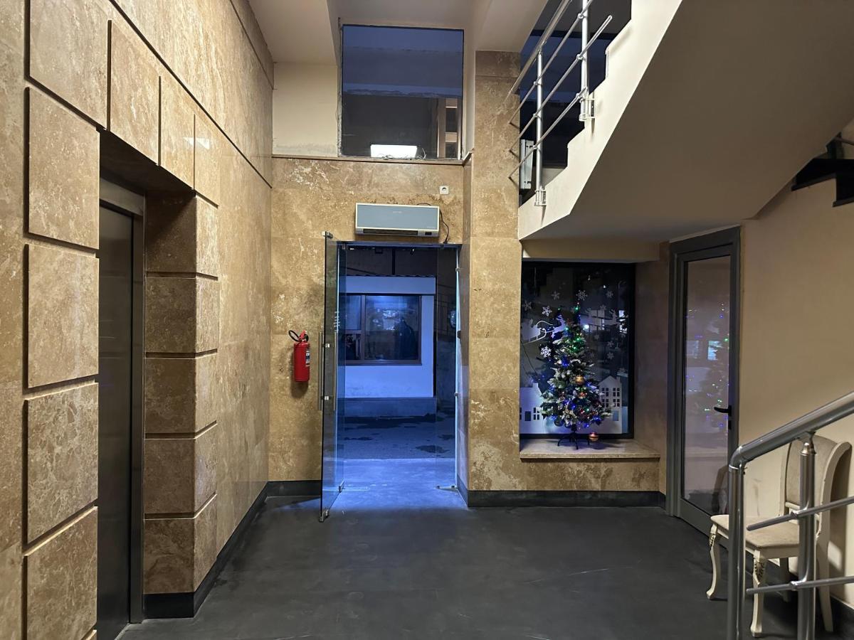Modern Apartment For Rent In Buzand Street Bu944 Jereván Kültér fotó